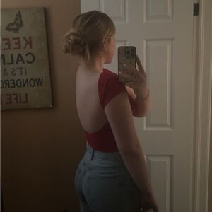 Meet your Posher, Anika